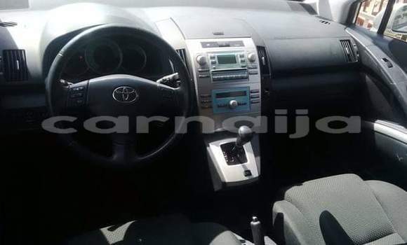 Buy Used Toyota Corolla Verso Silver Car in Agulu in Anambra Buy Used Toyota Corolla Verso Silver Car in Agulu in Anambra