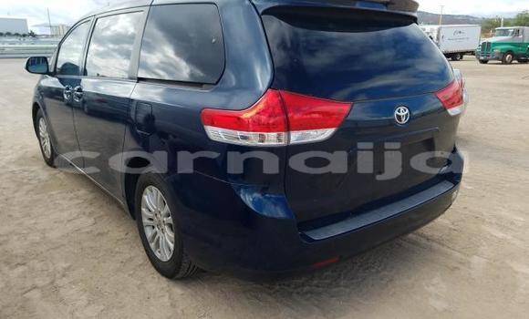 Buy New Toyota Sienna Blue Car in Badagry in Lagos State Buy New Toyota Sienna Blue Car in Badagry in Lagos State