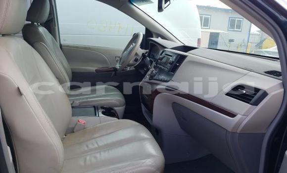 Buy New Toyota Sienna Blue Car in Badagry in Lagos State Buy New Toyota Sienna Blue Car in Badagry in Lagos State