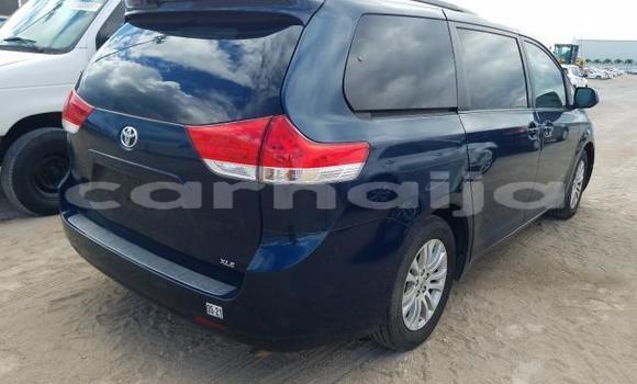 Buy New Toyota Sienna Blue Car in Badagry in Lagos State Buy New Toyota Sienna Blue Car in Badagry in Lagos State