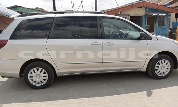 Acheter Occasion Voiture Toyota Sienna Gris à Abuja, État de Lagos Acheter Occasion Voiture Toyota Sienna Gris à Abuja, État de Lagos