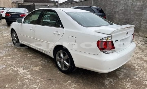 Acheter Occasion Voiture Toyota Camry Blanc à Aba, État d'Abia Acheter Occasion Voiture Toyota Camry Blanc à Aba, État d'Abia