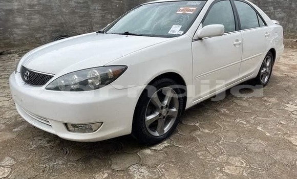 Acheter Occasion Voiture Toyota Camry Blanc à Yenagoa, État de Bayelsa