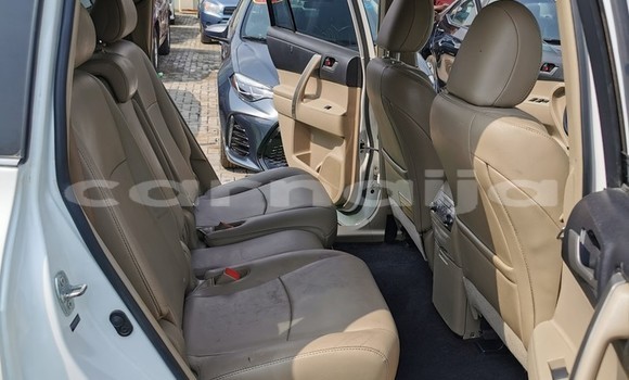 Buy Used Toyota Highlander White Car in Lagos in Lagos State Buy Used Toyota Highlander White Car in Lagos in Lagos State