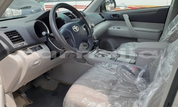 Buy Used Toyota Highlander Silver Car in Lagos in Lagos State Buy Used Toyota Highlander Silver Car in Lagos in Lagos State