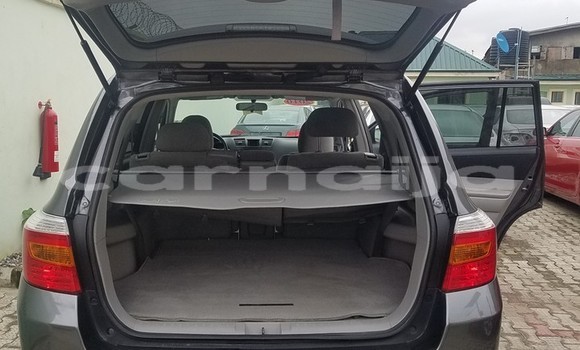 Buy Used Toyota Highlander Beige Car in Lagos in Lagos State Buy Used Toyota Highlander Beige Car in Lagos in Lagos State