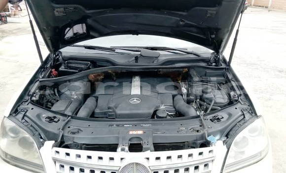 Acheter Occasion Voiture Mercedes-Benz ML–Class Blanc à Lagos, État de Lagos Acheter Occasion Voiture Mercedes-Benz ML–Class Blanc à Lagos, État de Lagos