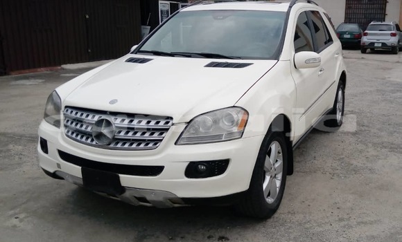 Acheter Occasion Voiture Mercedes-Benz ML–Class Blanc à Lagos, État de Lagos Acheter Occasion Voiture Mercedes-Benz ML–Class Blanc à Lagos, État de Lagos