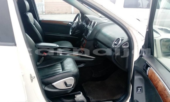 Acheter Occasion Voiture Mercedes-Benz ML–Class Blanc à Lagos, État de Lagos Acheter Occasion Voiture Mercedes-Benz ML–Class Blanc à Lagos, État de Lagos