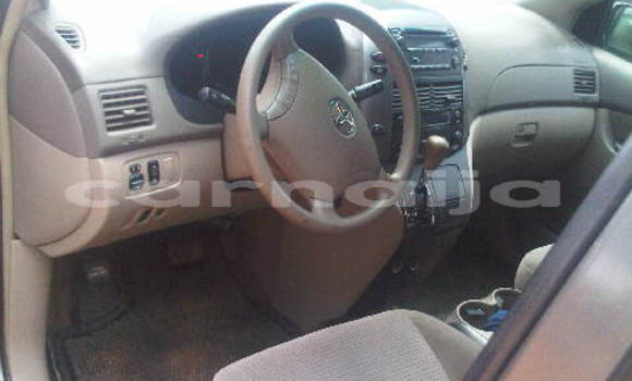 Buy Used Toyota Sienna Beige Car in Lagos in Lagos State Buy Used Toyota Sienna Beige Car in Lagos in Lagos State