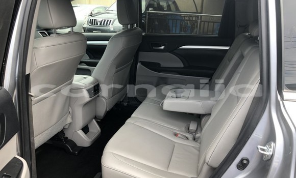 Buy Used Toyota Highlander Silver Car in Lagos in Lagos State Buy Used Toyota Highlander Silver Car in Lagos in Lagos State