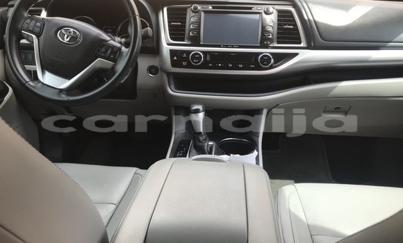 Buy Used Toyota Highlander Silver Car in Lagos in Lagos State Buy Used Toyota Highlander Silver Car in Lagos in Lagos State