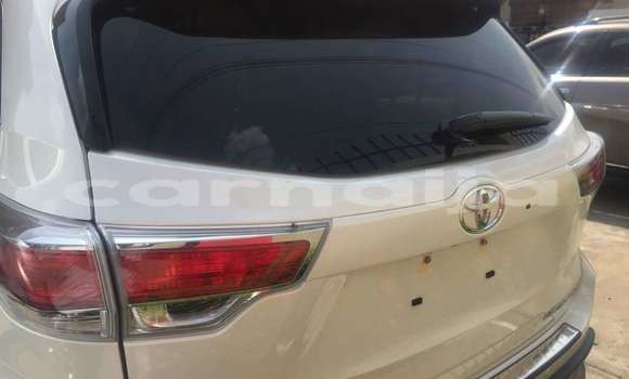 Buy Used Toyota Highlander White Car in Lagos in Lagos State Buy Used Toyota Highlander White Car in Lagos in Lagos State
