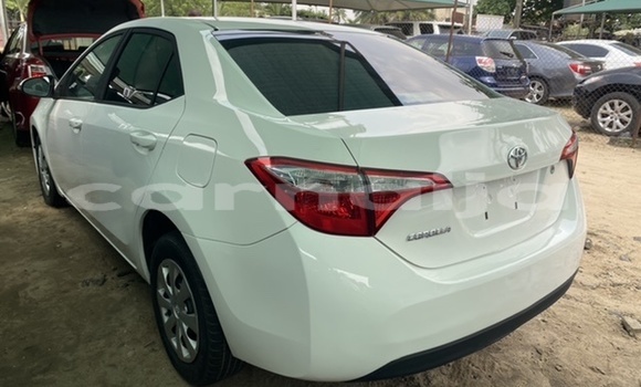 Buy Used Toyota Corolla White Car in Lagos in Lagos State Buy Used Toyota Corolla White Car in Lagos in Lagos State