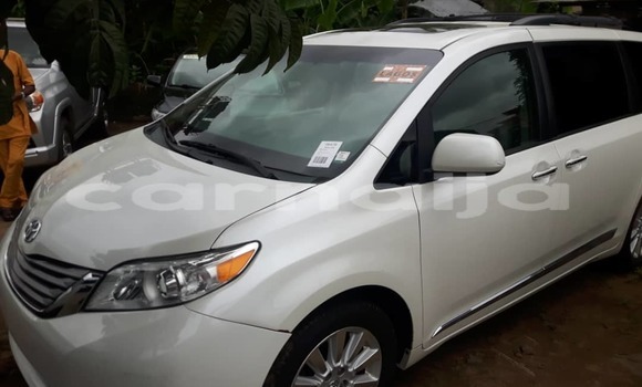 Acheter Occasion Voiture Toyota Sienna Blanc à Lagos, État de Lagos Acheter Occasion Voiture Toyota Sienna Blanc à Lagos, État de Lagos