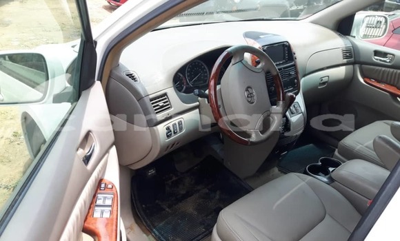 Acheter Occasion Voiture Toyota Sienna Blanc à Lagos, État de Lagos Acheter Occasion Voiture Toyota Sienna Blanc à Lagos, État de Lagos