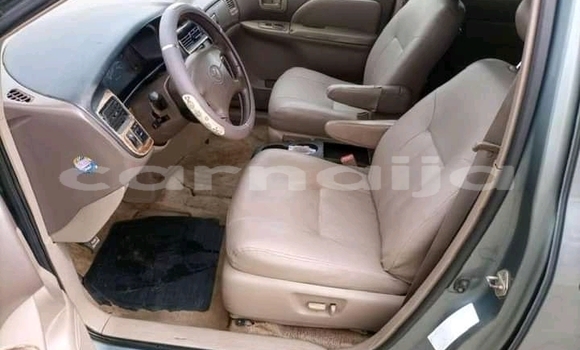 Acheter Occasion Voiture Toyota Sienna Beige à Madagala, Adamawa Acheter Occasion Voiture Toyota Sienna Beige à Madagala, Adamawa