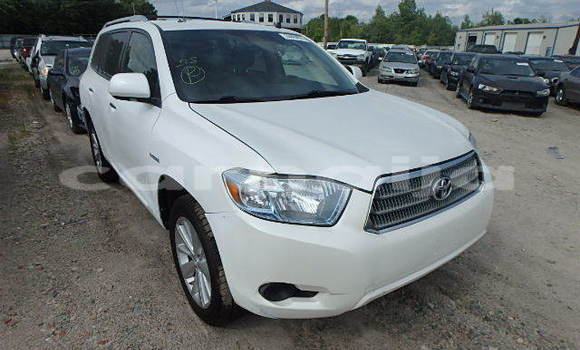 Buy Used Toyota Highlander White Car in Port Harcourt in Rivers State
