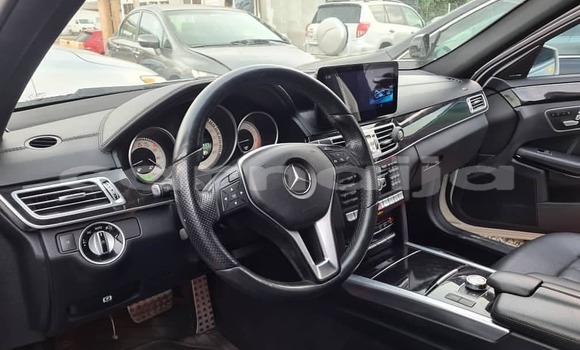 Acheter Occasion Voiture Mercedes-Benz E–Class Blanc à Lagos, État de Lagos Acheter Occasion Voiture Mercedes-Benz E–Class Blanc à Lagos, État de Lagos