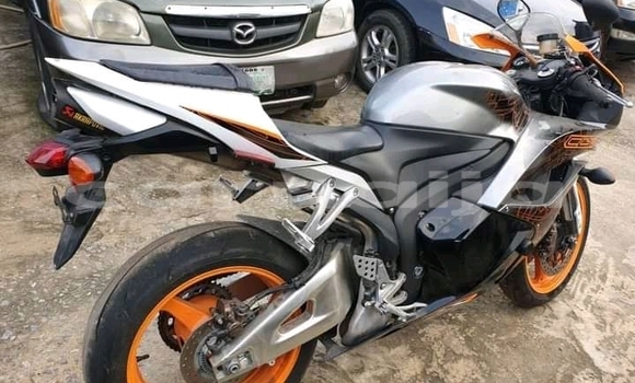 Acheter Import Moto Suzuki Katana Autre à Badagry, État de Lagos Acheter Import Moto Suzuki Katana Autre à Badagry, État de Lagos