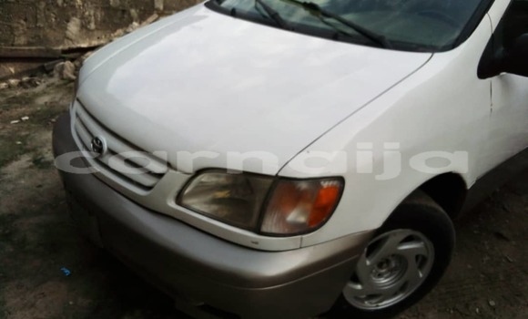 Buy Used Toyota Sienna White Car in Lagos in Lagos State