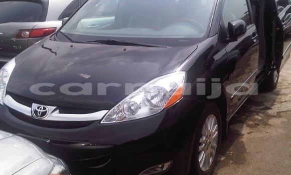 Acheter Occasion Voiture Toyota Sienna Noir à Lagos, État de Lagos Acheter Occasion Voiture Toyota Sienna Noir à Lagos, État de Lagos