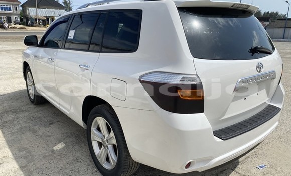 Buy Used Toyota Highlander White Car in Lagos in Lagos State Buy Used Toyota Highlander White Car in Lagos in Lagos State