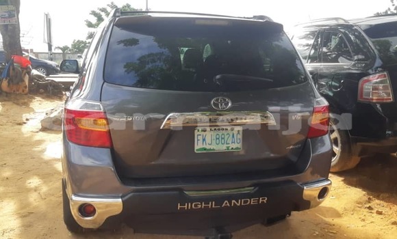 Buy Used Toyota Highlander Silver Car in Lagos in Lagos State Buy Used Toyota Highlander Silver Car in Lagos in Lagos State