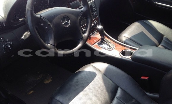 Acheter Import Voiture Mercedes-Benz 230 Rouge à Daura, Katsina Acheter Import Voiture Mercedes-Benz 230 Rouge à Daura, Katsina