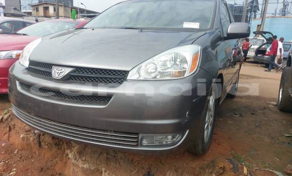 Buy Import Toyota Sienna Silver Car in Bauchi in Bauchi