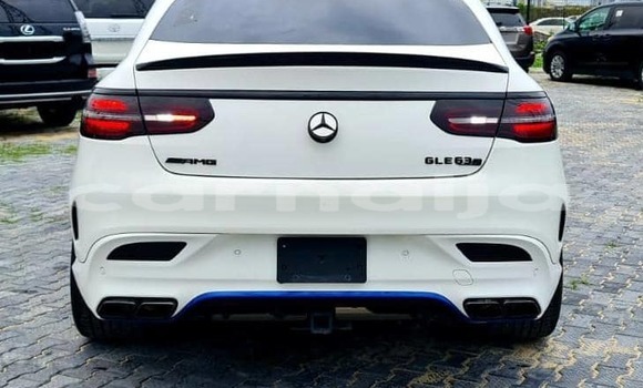 Acheter Occasion Voiture Mercedes-Benz GLK–Class Blanc à Lagos, État de Lagos Acheter Occasion Voiture Mercedes-Benz GLK–Class Blanc à Lagos, État de Lagos
