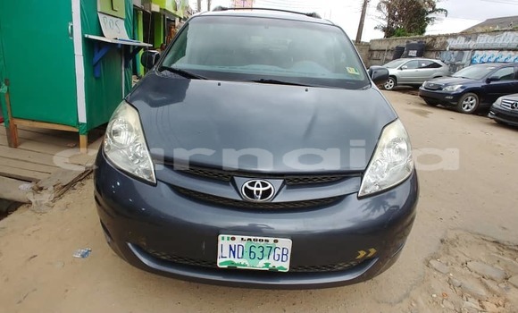 Buy Used Toyota Sienna Blue Car in Lagos in Lagos State