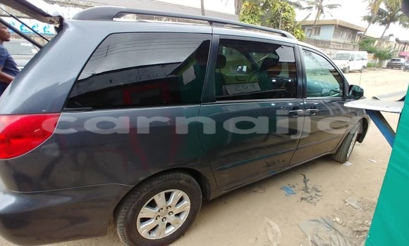 Acheter Occasion Voiture Toyota Sienna Bleu à Lagos, État de Lagos Acheter Occasion Voiture Toyota Sienna Bleu à Lagos, État de Lagos