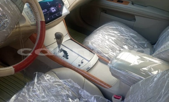 Acheter Occasion Voiture Toyota Avalon Rouge à Lagos, État de Lagos Acheter Occasion Voiture Toyota Avalon Rouge à Lagos, État de Lagos