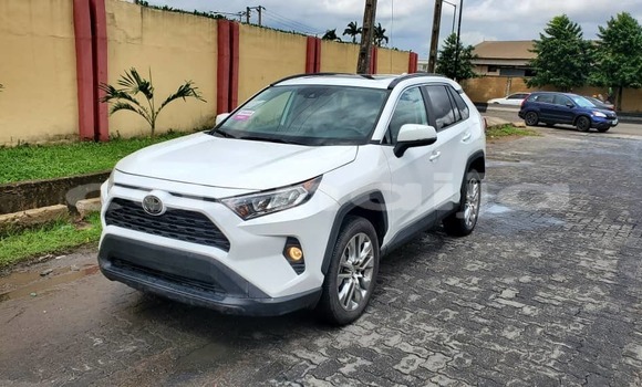 Acheter Occasion Voiture Toyota RAV4 Blanc à Lagos, État de Lagos Acheter Occasion Voiture Toyota RAV4 Blanc à Lagos, État de Lagos