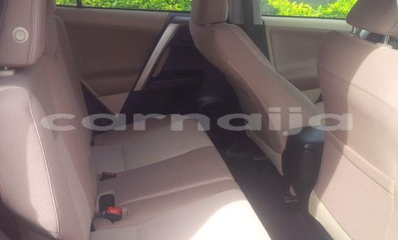 Acheter Occasion Voiture Toyota RAV4 Rouge à Lagos, État de Lagos Acheter Occasion Voiture Toyota RAV4 Rouge à Lagos, État de Lagos