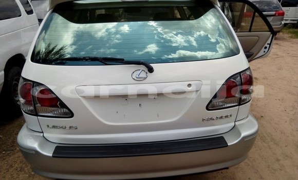 Acheter Occasion Voiture Lexus RX 300 Blanc à Lagos, État de Lagos Acheter Occasion Voiture Lexus RX 300 Blanc à Lagos, État de Lagos