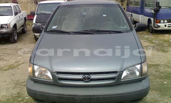 Buy Used Toyota Sienna Green Car in Auchi in Edo Buy Used Toyota Sienna Green Car in Auchi in Edo