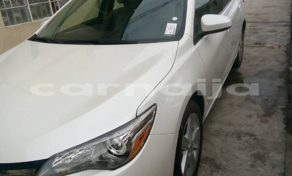 Acheter Occasion Voiture Toyota Camry Blanc à Lagos, État de Lagos Acheter Occasion Voiture Toyota Camry Blanc à Lagos, État de Lagos