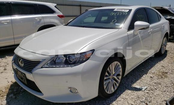 Buy Used Lexus ES White Car in Badagry in Lagos State