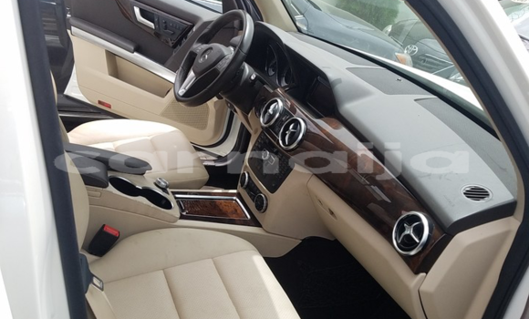 Acheter Occasion Voiture Mercedes-Benz GLK–Class Blanc à Abuja, État de Lagos Acheter Occasion Voiture Mercedes-Benz GLK–Class Blanc à Abuja, État de Lagos