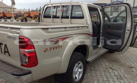 Acheter Occasion Voiture Toyota Hilux Blanc à Asaba, État du Delta