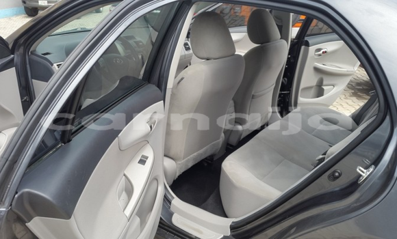 Acheter Occasion Voiture Toyota Corolla Beige à Warri, État du Delta Acheter Occasion Voiture Toyota Corolla Beige à Warri, État du Delta