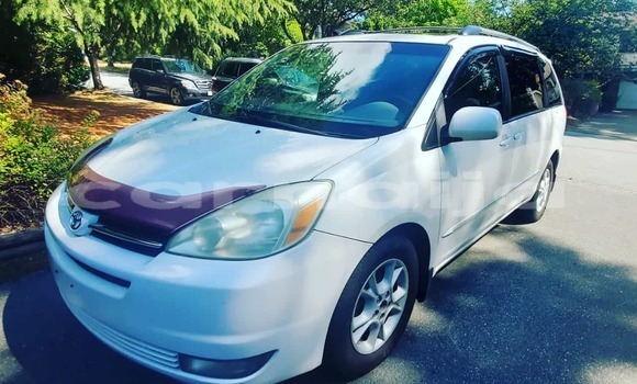Buy Used Toyota Sienna White Car in Lagos in Lagos State Buy Used Toyota Sienna White Car in Lagos in Lagos State