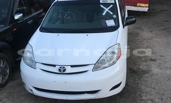 Acheter Occasion Voiture Toyota Sienna Blanc à Lagos, État de Lagos Acheter Occasion Voiture Toyota Sienna Blanc à Lagos, État de Lagos