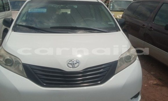 Buy Used Toyota Sienna White Car in Abuja in Lagos State Buy Used Toyota Sienna White Car in Abuja in Lagos State