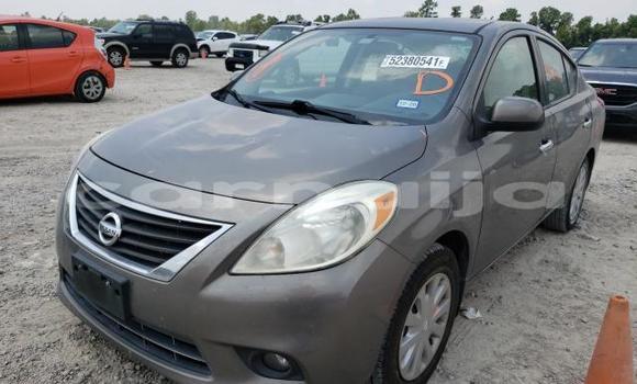 Acheter Neuf Voiture Nissan Versa Marron à Badagry, État de Lagos Acheter Neuf Voiture Nissan Versa Marron à Badagry, État de Lagos