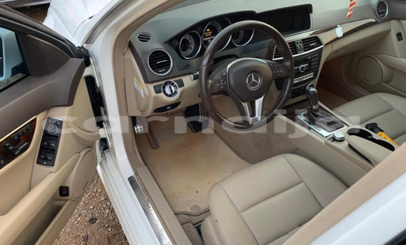 Acheter Occasion Voiture Mercedes-Benz C250 coupe Blanc à Abuja, État de Lagos Acheter Occasion Voiture Mercedes-Benz C250 coupe Blanc à Abuja, État de Lagos