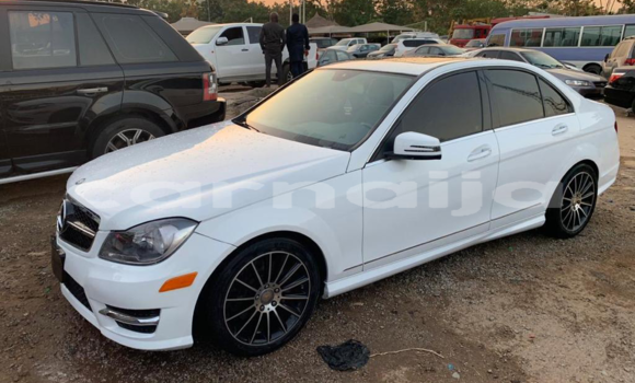 Acheter Occasion Voiture Mercedes-Benz C250 coupe Blanc à Abuja, État de Lagos Acheter Occasion Voiture Mercedes-Benz C250 coupe Blanc à Abuja, État de Lagos