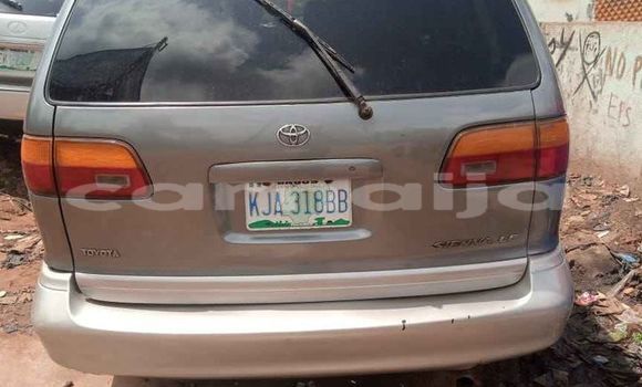 Acheter Occasion Voiture Toyota Sienta Marron à Onitsha, État d'Anambra Acheter Occasion Voiture Toyota Sienta Marron à Onitsha, État d'Anambra